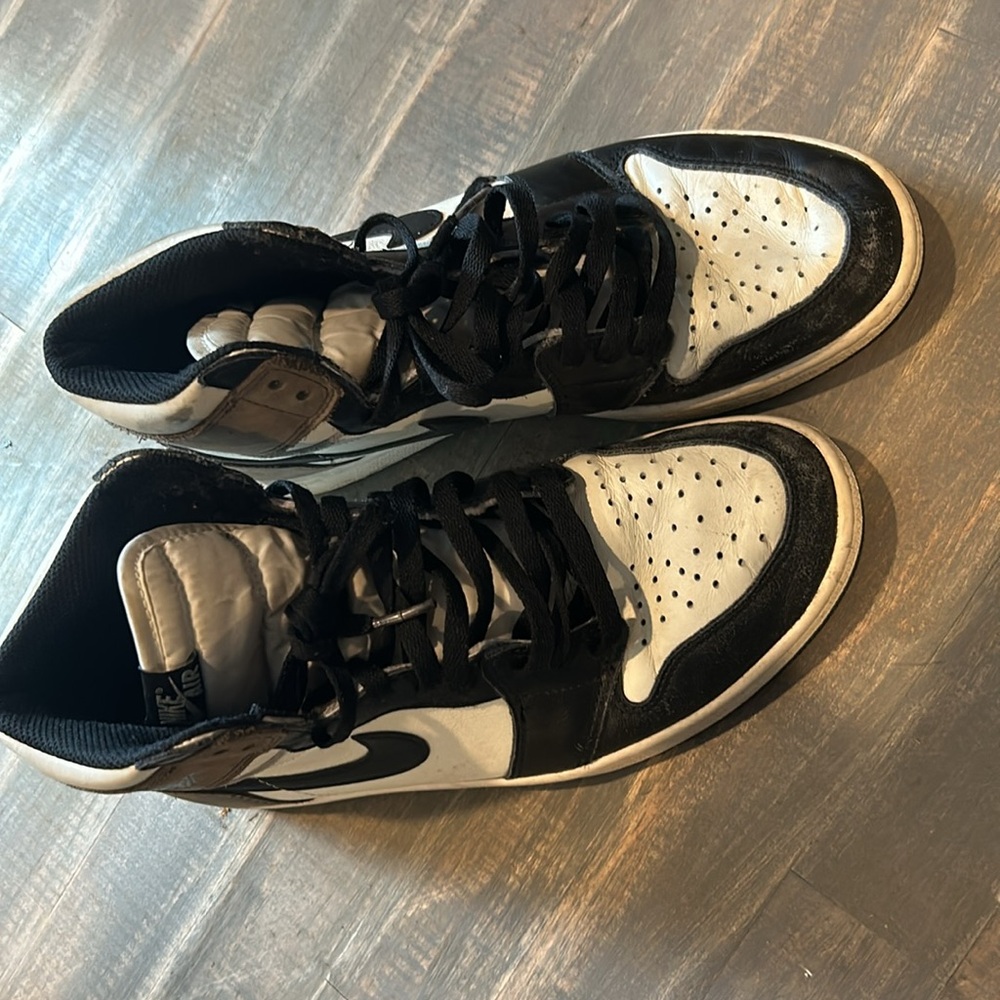 Nike Air Jordan 1 in “Mocha” Size 8 - Picture 3 of 8